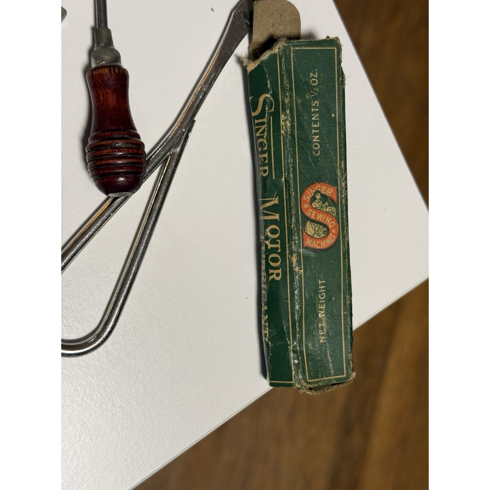 Singer Sewing Machine‎ Attachments - Picture 2 of 10